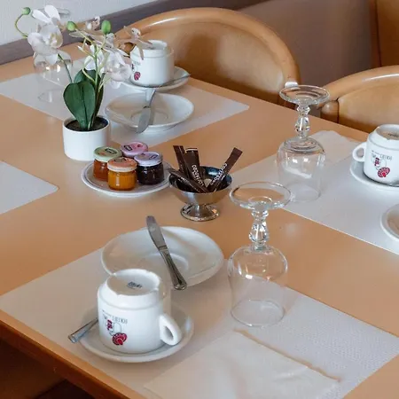 Bed and Breakfast Hibiscus 2*