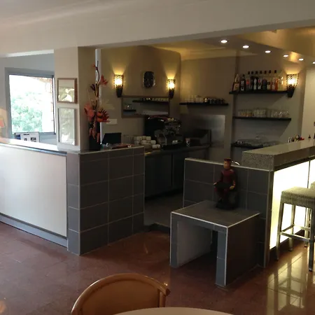 Hibiscus 2* Propriano (Corsica)