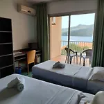 Ξενοδοχείο Hibiscus 2*