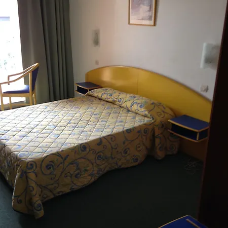 Hotel Hibiscus 2*
