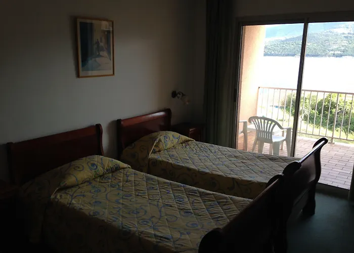 Hibiscus Bed & Breakfast 2*