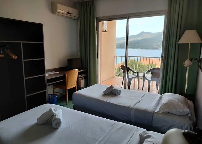 Couette-café Hibiscus 2*