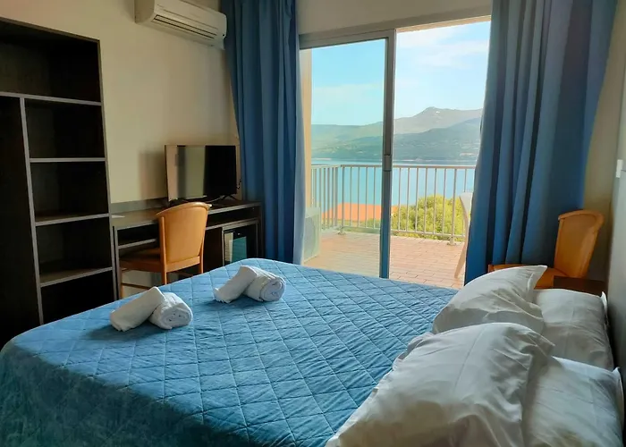 Hibiscus 2* Propriano (Corsica)