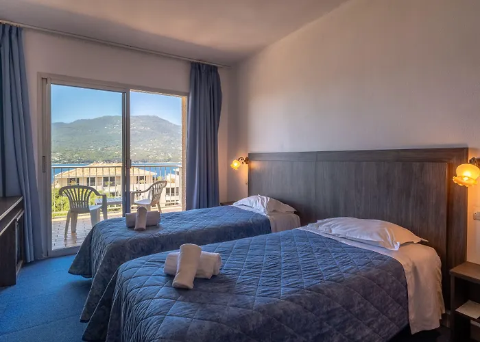 Hibiscus Bed & Breakfast 2*