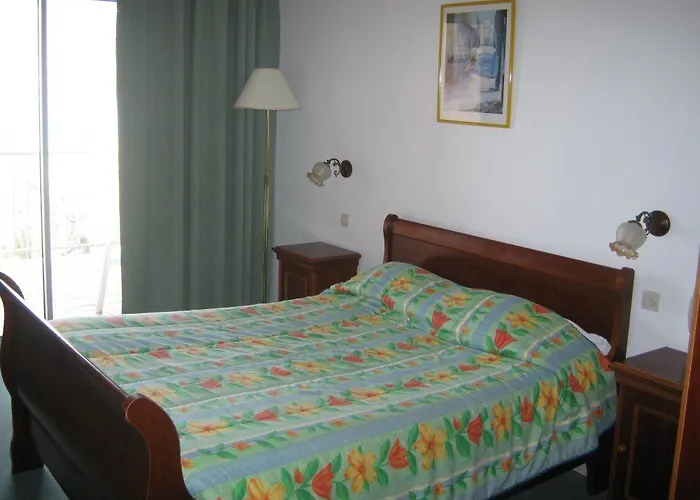 Hibiscus Bed & Breakfast 2*